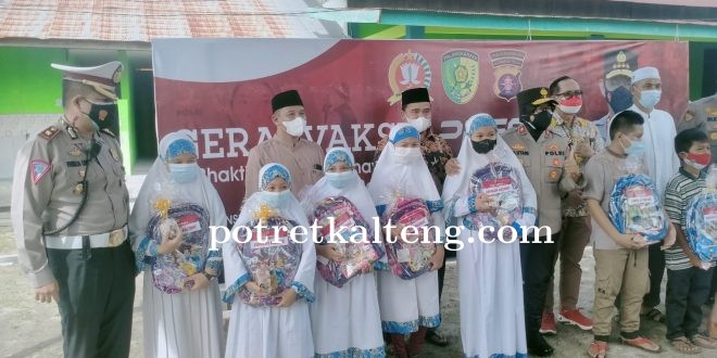 Murid Kelas 4-6 SD Hidayatullah Divaksin Covid-19