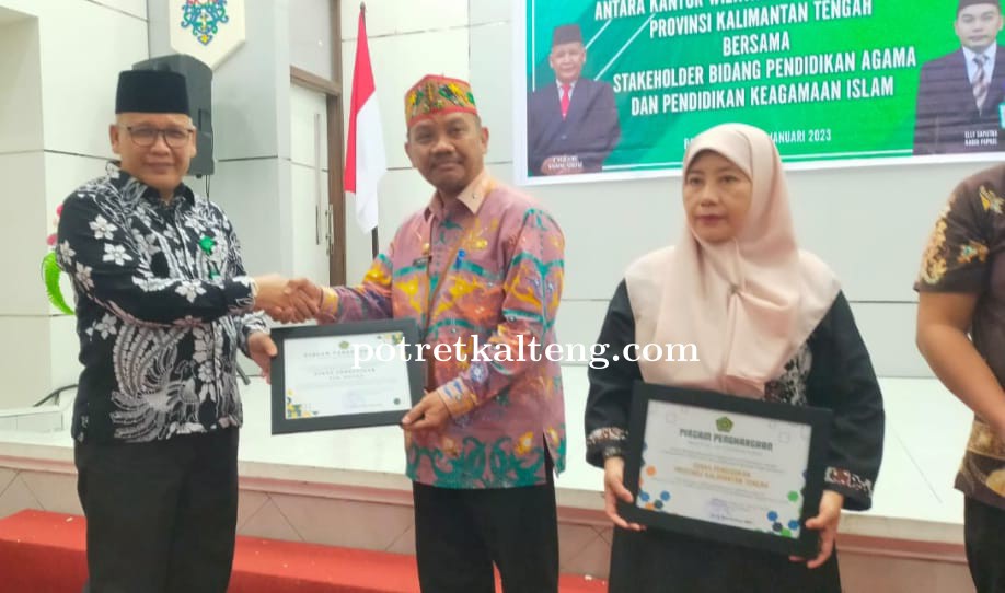 Tingkatkan SDM Guru, Pemkab Kapuas Raih Penghargaan dari Kemenag Kalteng