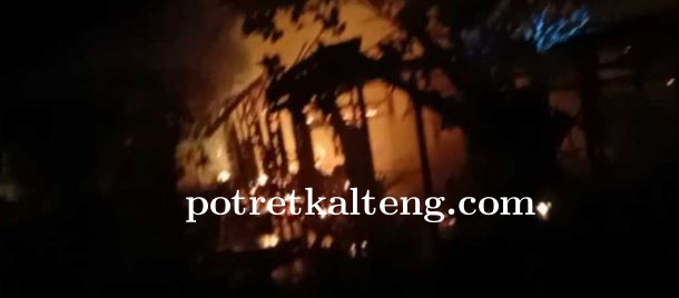 Sijago Merah mengamuk. Satu Rumah di Kapuas Rata Tanah Dalam Waktu 45 Menit. 