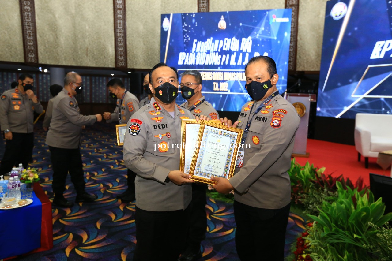 Humas Polda Kalteng Raih 2 Penghargaan dari Kadivhumas Polri