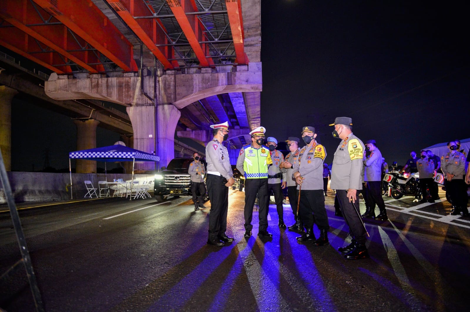 Pastikan One Way-Contraflow Berjalan Lancar, Kapolri Tinjau Langsung Tol Cikampek