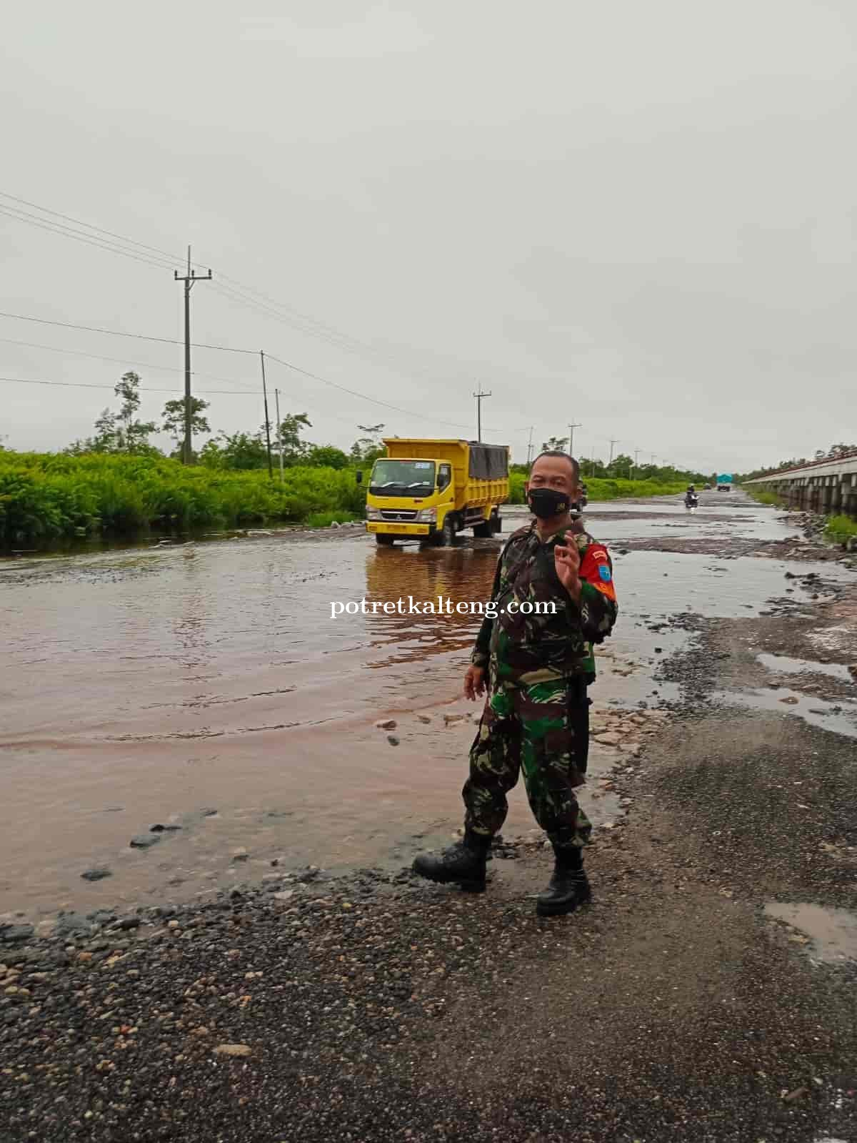 Jalan Trans Bukit Rawi Kembali Terendam Banjir