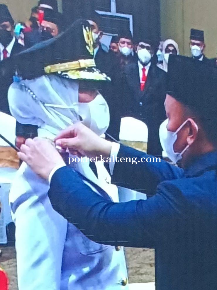 Gubernur Kalimantan tengah haji Sugianto Sabran lantik PJ Bupati Barito Selatan.