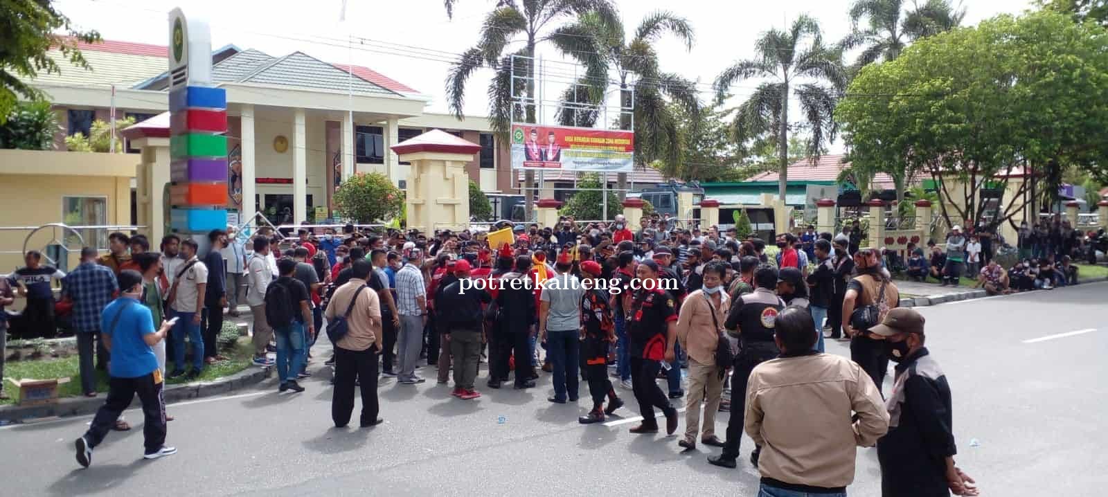 Bandar Narkoba di Vonis Bebas, Gabungan Ormas Datangi Pengadilan Negeri Palangkaraya