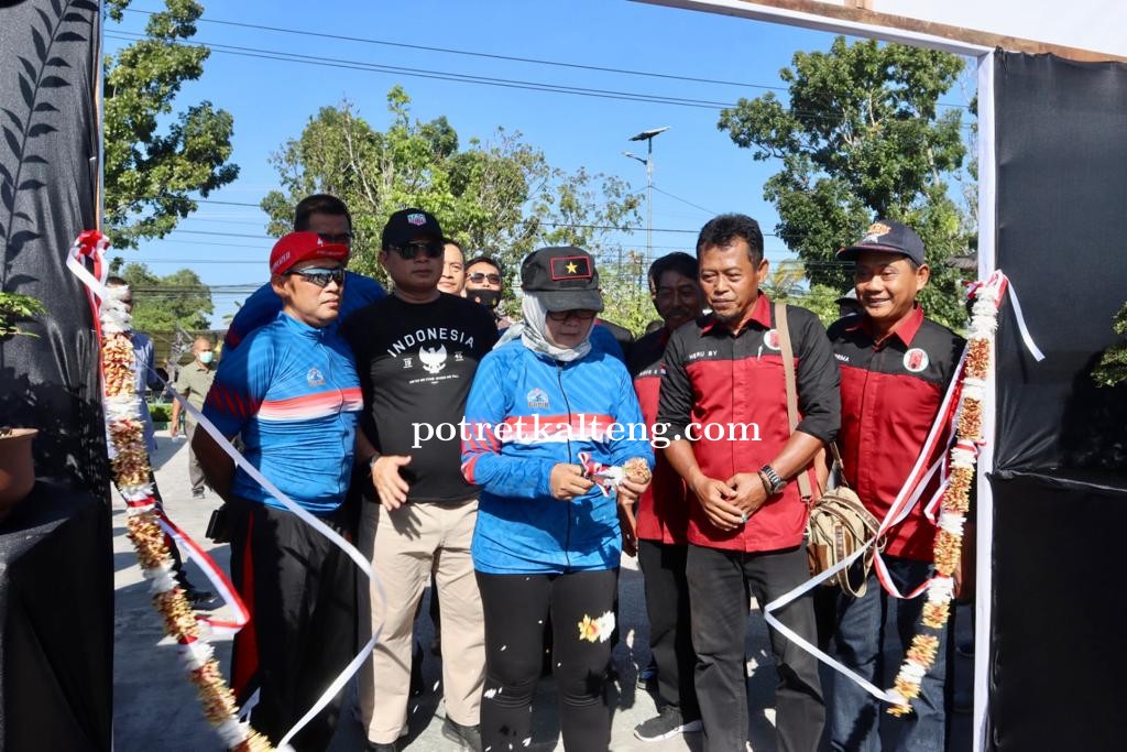 Wakapolda Kalteng Buka Pameran Tanaman Bonsai di Palangka Raya