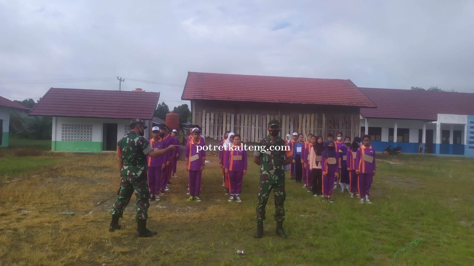 Tahun Ajaran Baru SMK Negeri 1 lampeong, Danramil Gunung Purei Berikan Materi Wawasan Kebangsaan