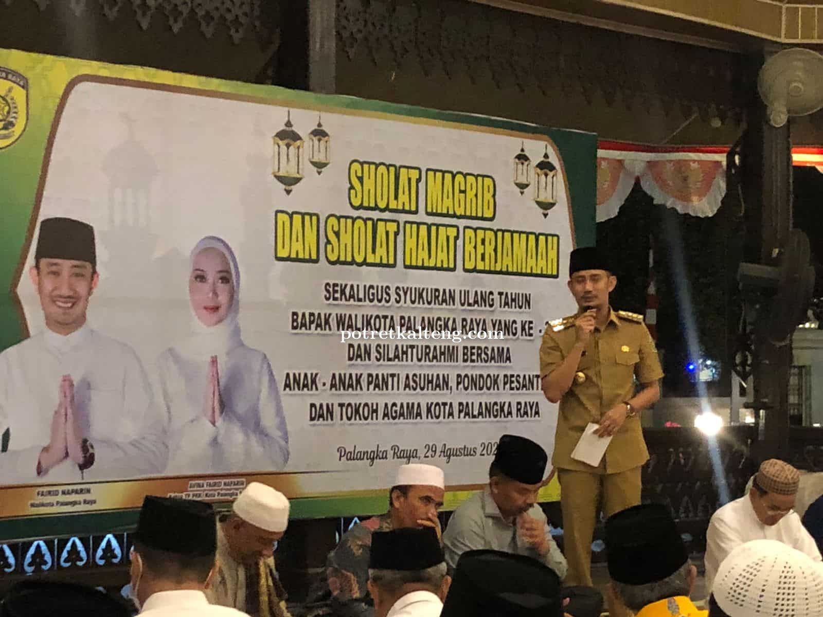 Hari Ulang Tahun Ke-37, Walikota Palangka Raya Adakan Sholat Maghrib Bersama Dengan Anak Yatim
