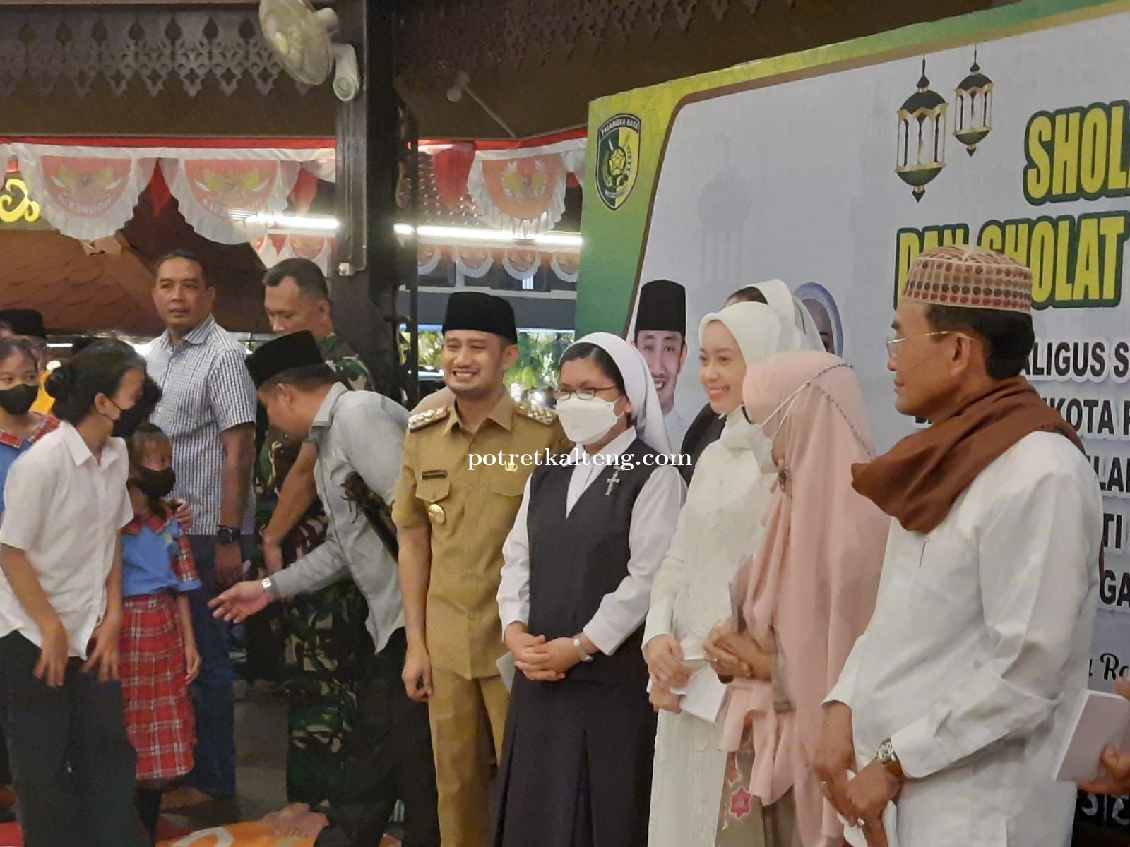 Toleransi Antar Agama: Fairid Naparin Juga Mengundang Anak-Anak Panti Asuhan yang Berbeda Agama
