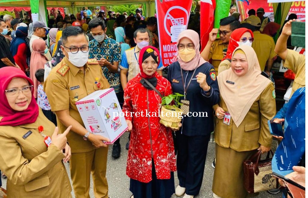 Tekan Inflasi, Pemprov Kalteng Gelar Pasar Murah di Sampit