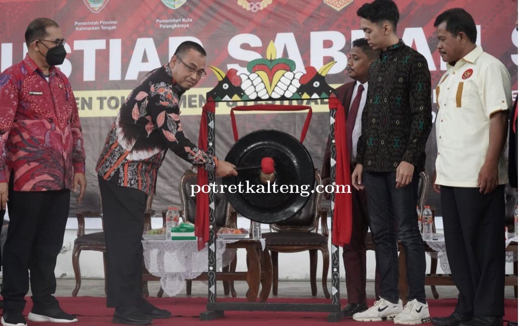 Asisten Administrasi Umum Buka Kejuaraan Karate Piala H. Agustiar Sabran DPR RI 2022 Open se-Kaliman