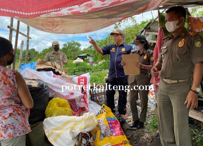 Satpol PP Kota Palangka Raya Gelar Pengawasan Terhadap Pelanggaran Pengelolaan Sampah