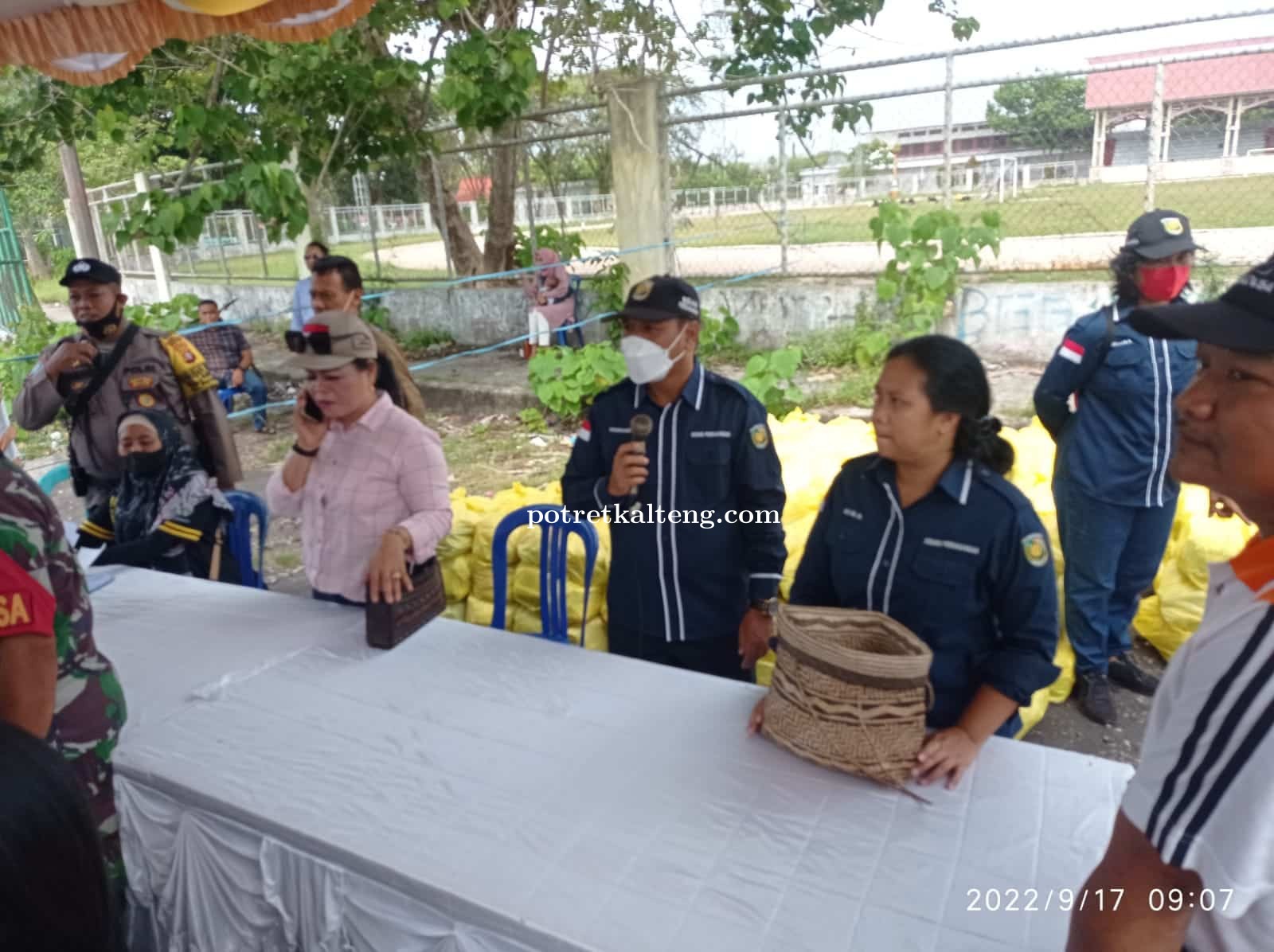Pasar Penyeimbang Diserbu Warga