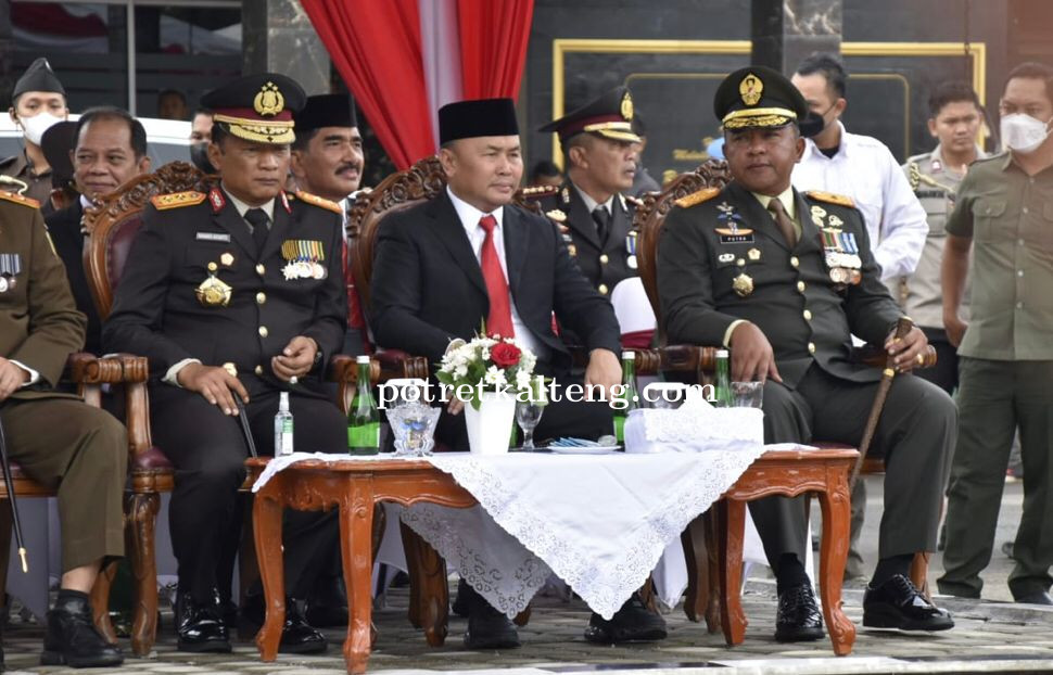 Gubernur Kalteng, H. Sugianto Sabran Hadiri Upacara Peringatan HUT TNI Ke-77