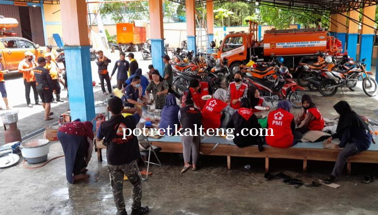 Terdampak Banjir, Pemprov Kalteng Dirikan Dapur Umum di Kotawaringin Barat