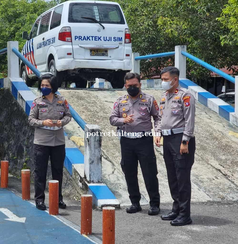 Ditlantas Polda Kalteng Sidak Pelayanan SIM di Polresta Palangka Raya