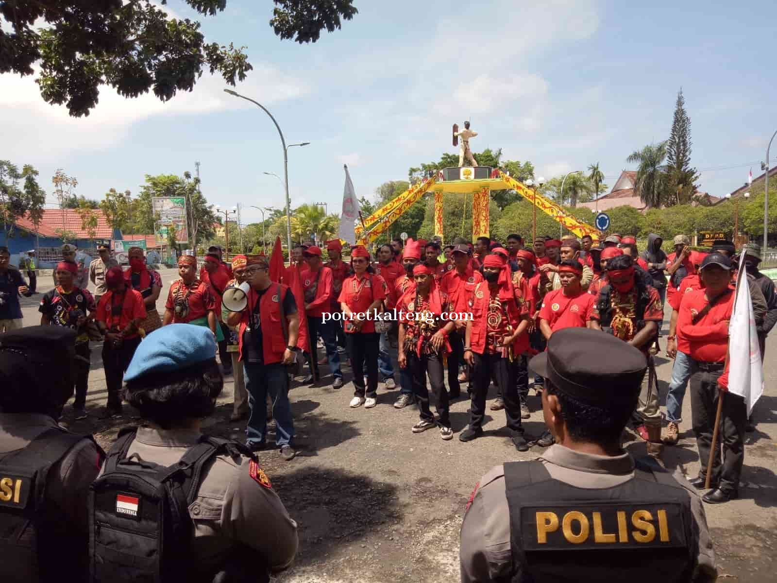 SHM dan HGU Terbit di Kordinat Yang Sama, Perpedayak Geruduk Kantor BPN Kapuas