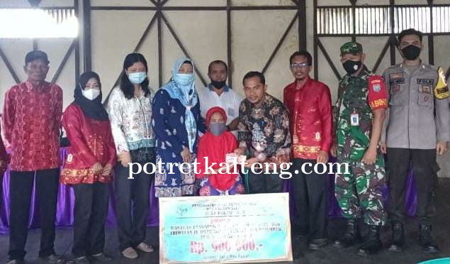 89 KPM Desa Pulau Telo Terima BLT Tahap IV