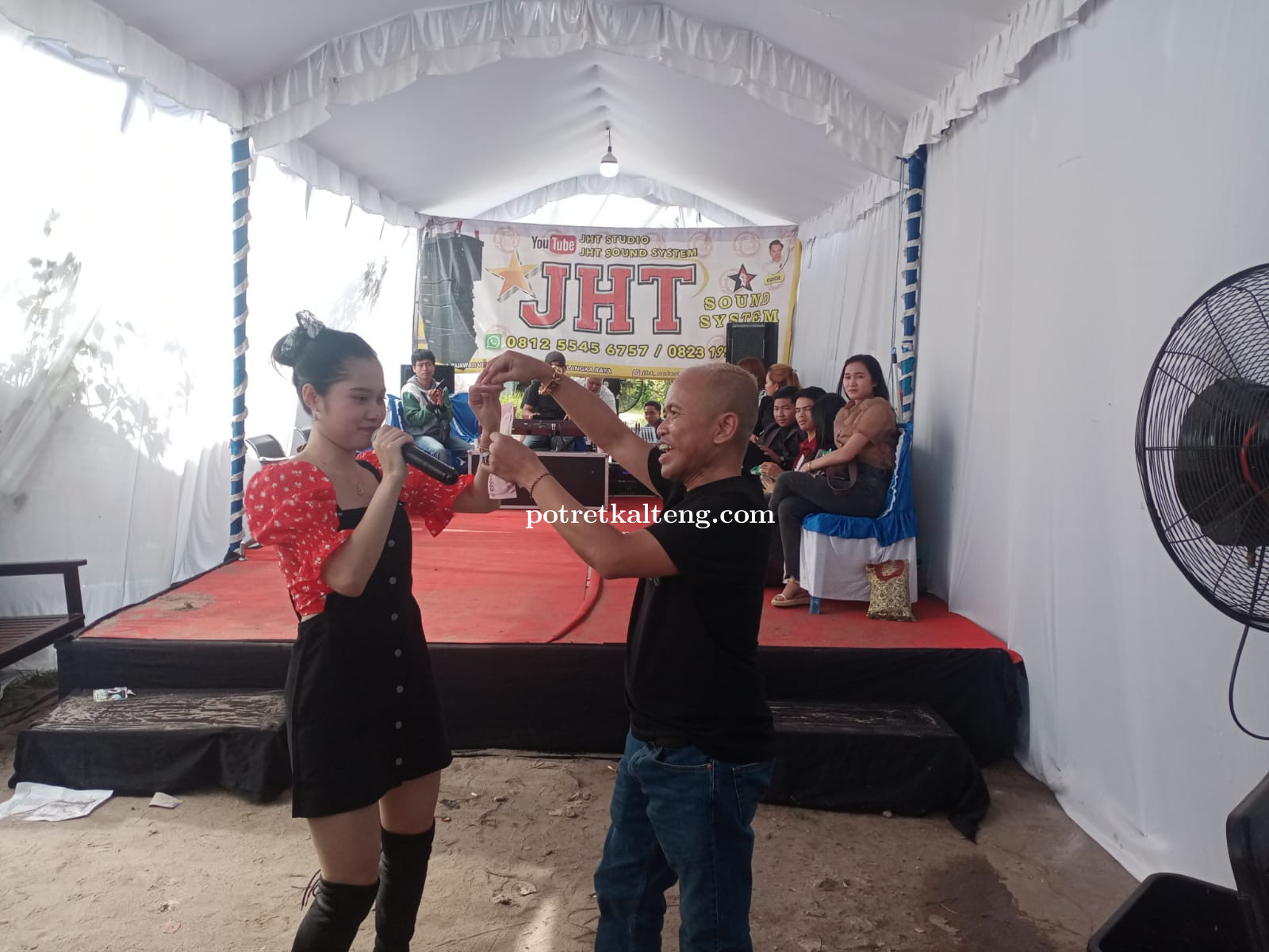 Natalan Keluarga Pandawa Jangkang Kapuas Dimeriahkan Artis KDI