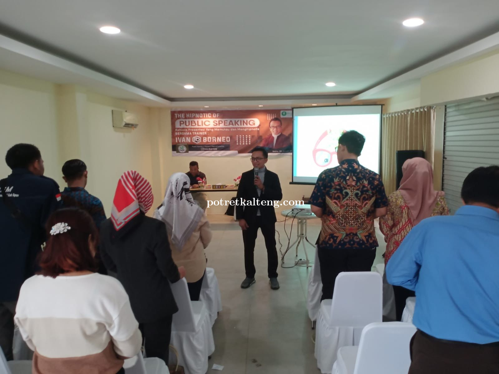 Seminar Sehari Untuk Membentuk Pribadi Handal Di Era Digitalisasi
