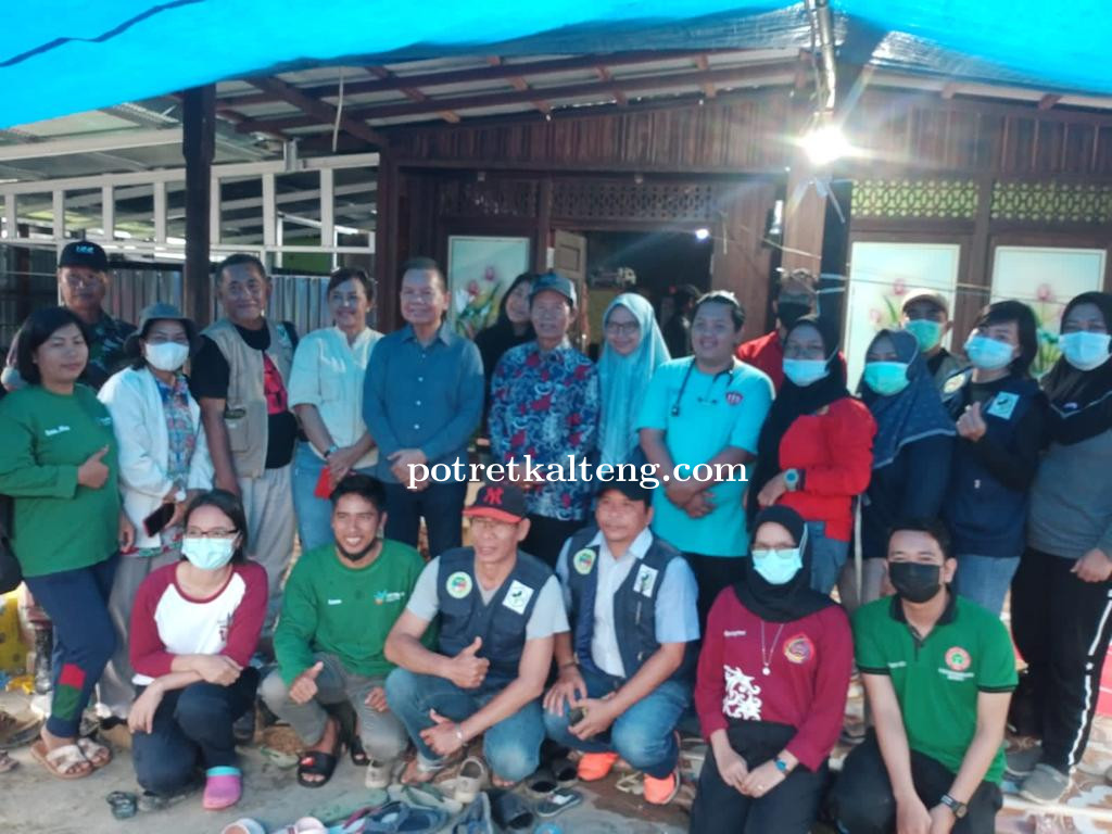 Bupati dan Wakil Bupati Kapuas Tinjau Posko Penanganan Korban Keracunan