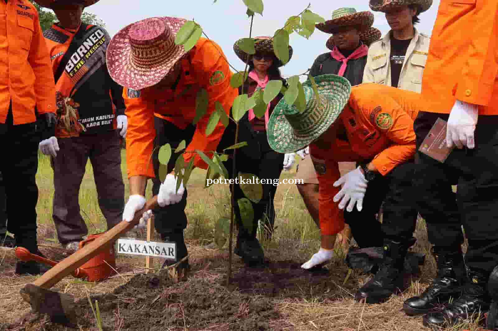 Basarnas Palangka Raya Hijaukan Bumi Tambun Bungai