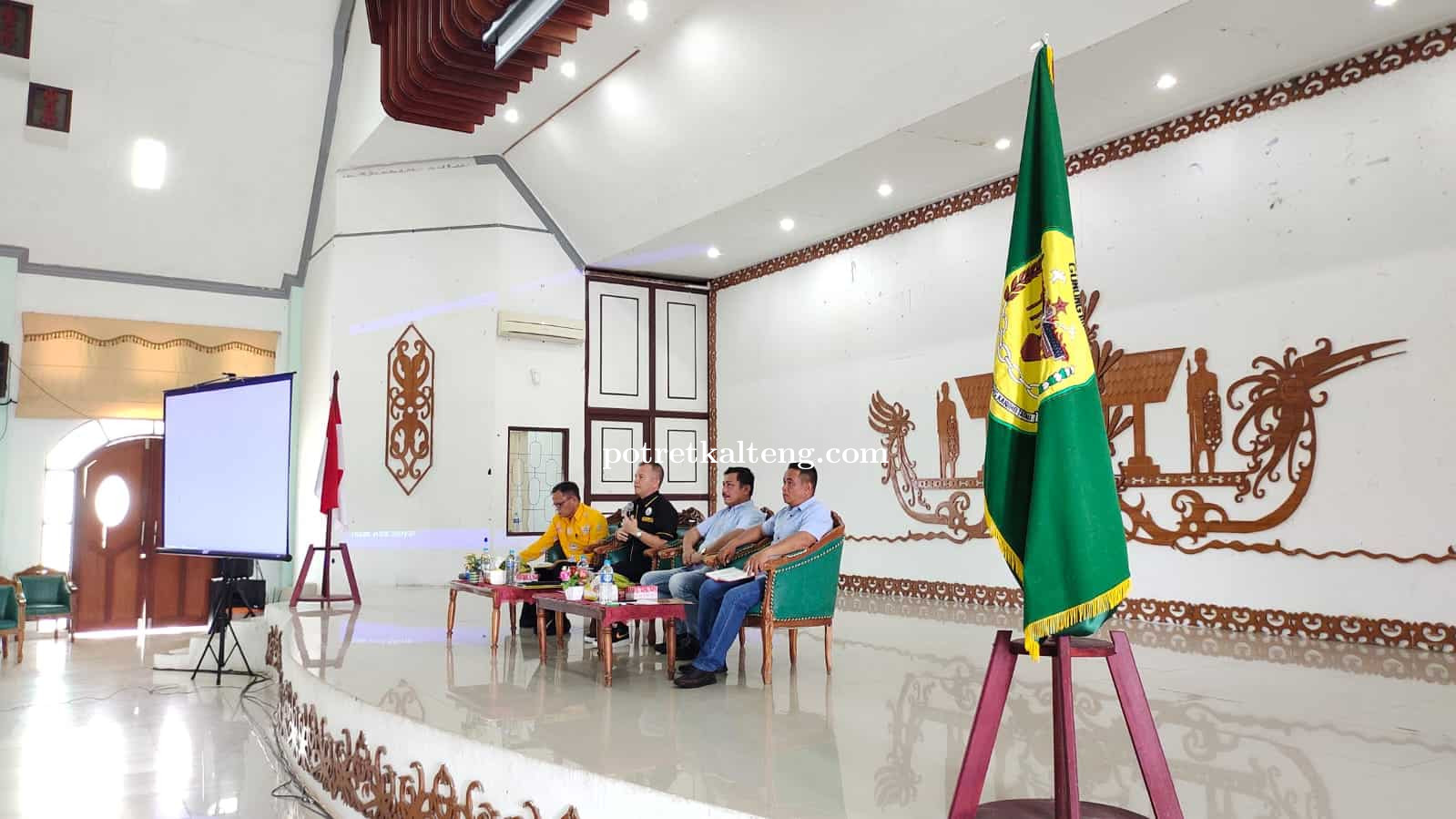 Bupati Gumas Pimpin Rapat Lanjutan Kebun Plasma PT BMB