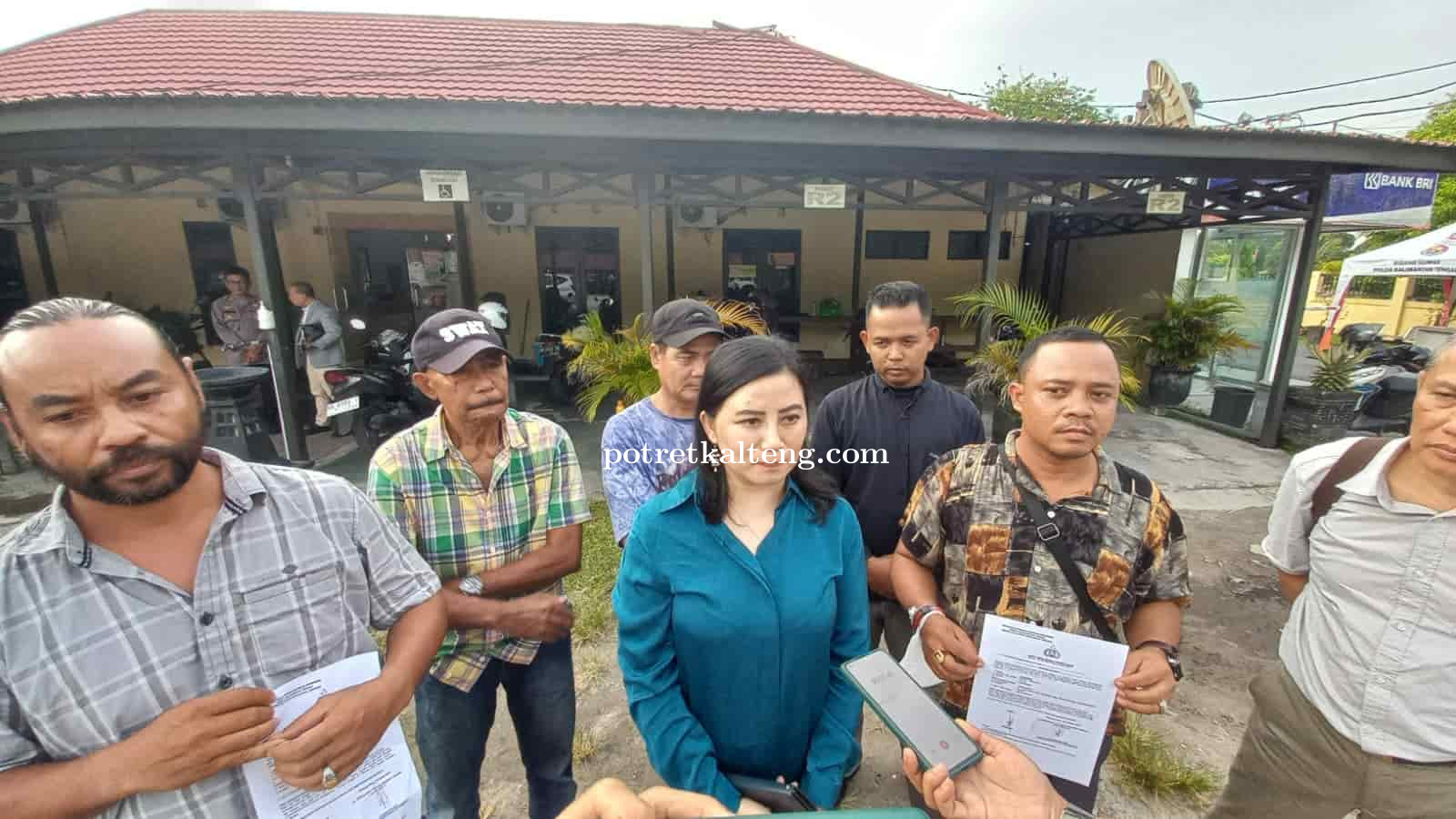 Advokat Ornela Monty : Masyarakat Pelantaran Adalah Korban, Bukan Pihak Yang Bersengketa !