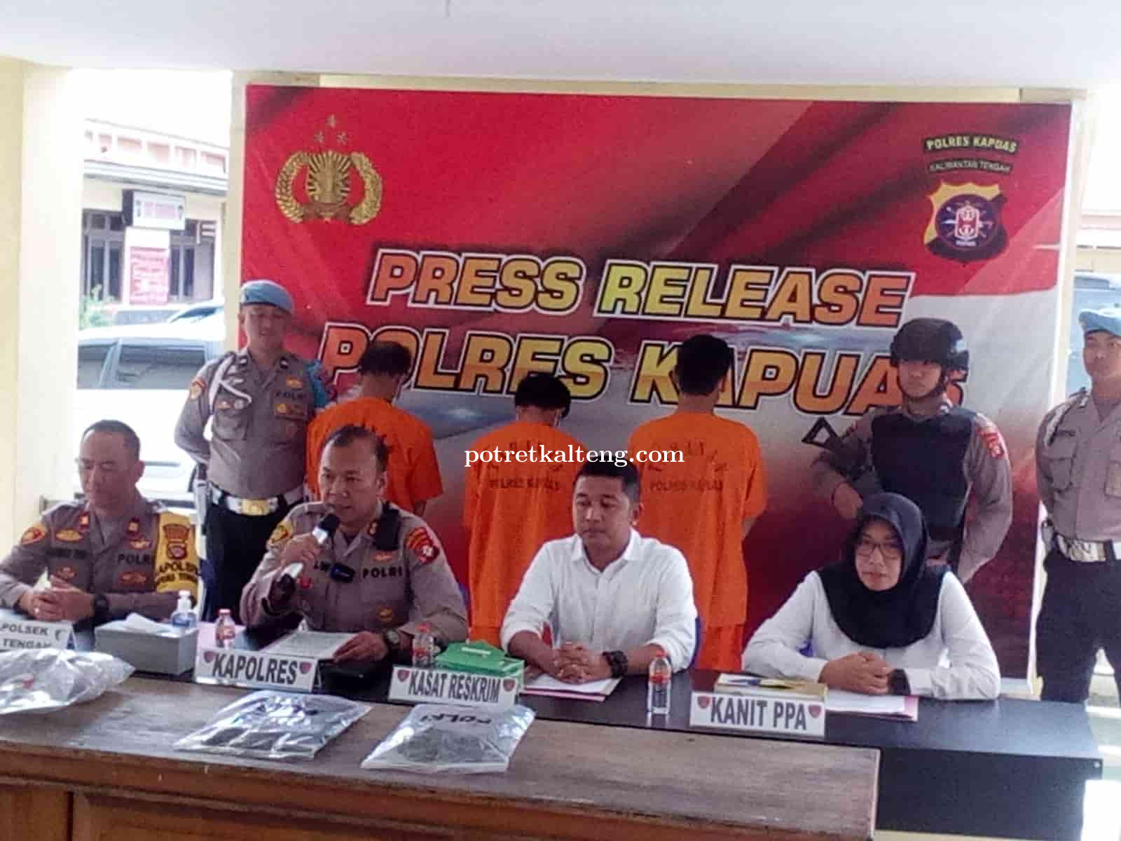 Kapolres Kapuas Jumpa Pers Pengungkapan Kasus Pencabulan dan Pembunuhan