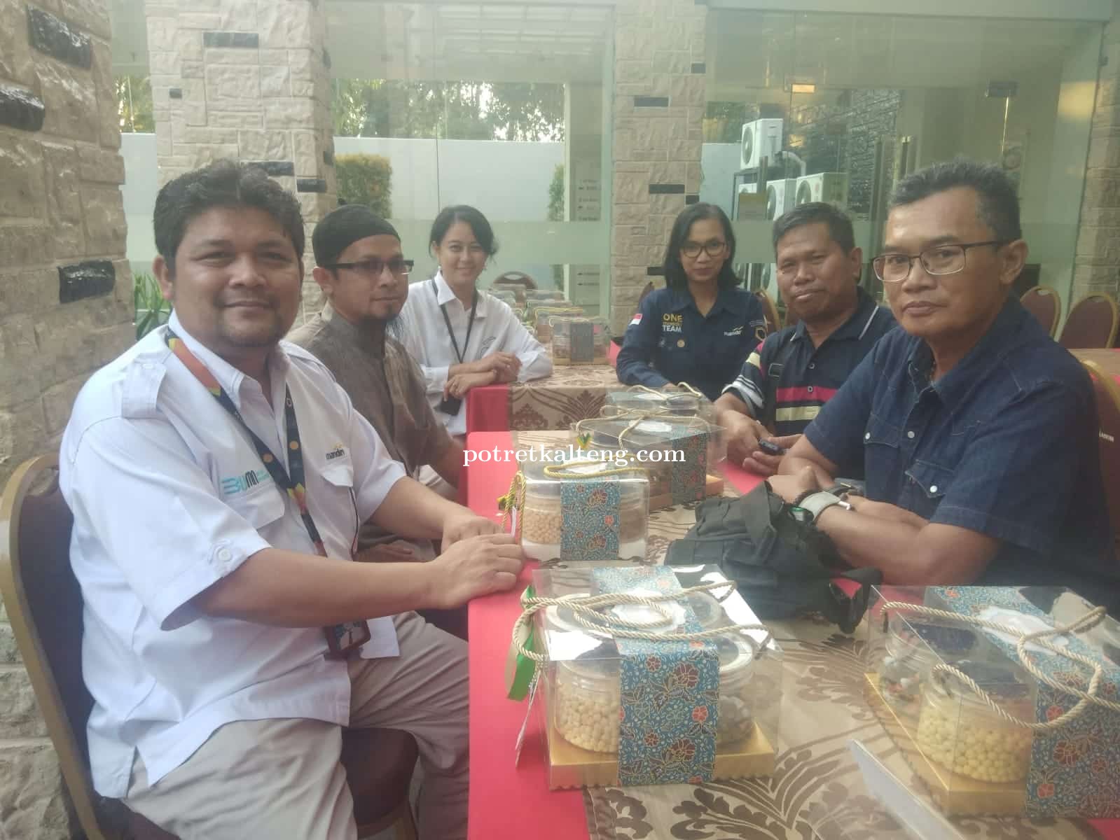 Momentum Bulan Ramadhan, Bank Mandiri Palangka Raya Ajak Pengurus Pasar Buka Puasa Bersama