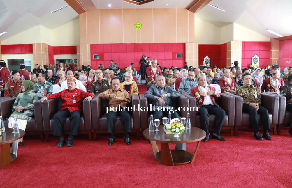 Sekda Kalteng Hadiri Pelantikan Pengurus ISEI Cabang Palangka Raya Periode 2022-2025