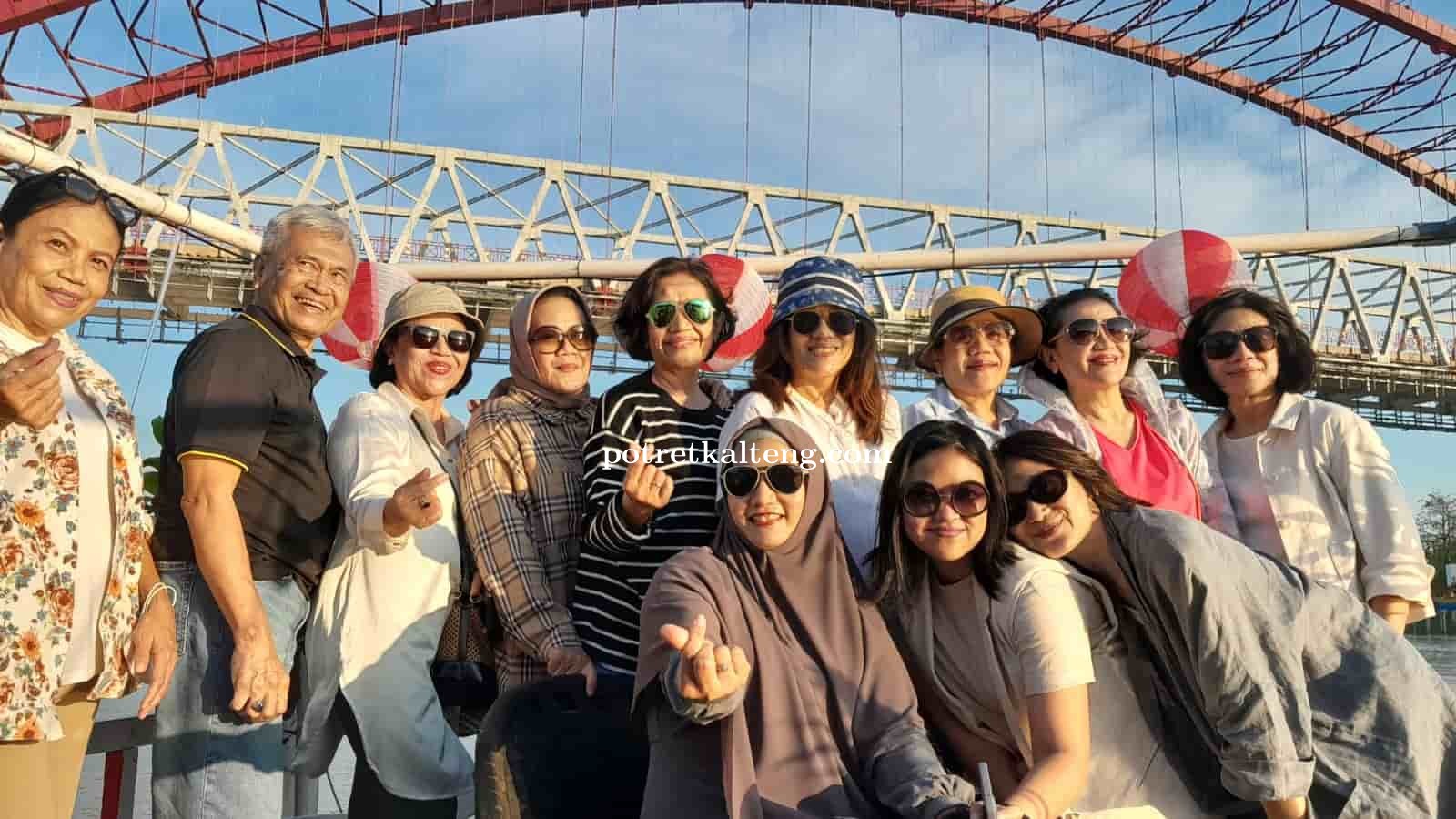 Indahnya Wisata Susur Sungai, Yesi Boyong Keluarga Besar Dari Bandung Untuk Rasakan Sensasinya