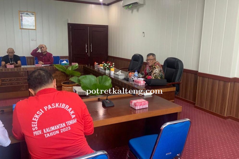 Badan Kesbangpol Provinsi Kalteng Gelar Rapat Finalisasi Gerakan Pembagian Bendera Merah Putih