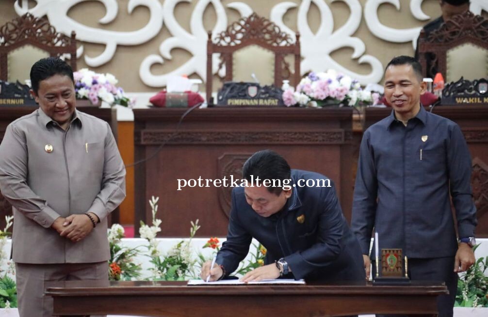 Wagub Kalteng Sampaikan Pidato Gubernur Pada Rapat Paripurna ke-14