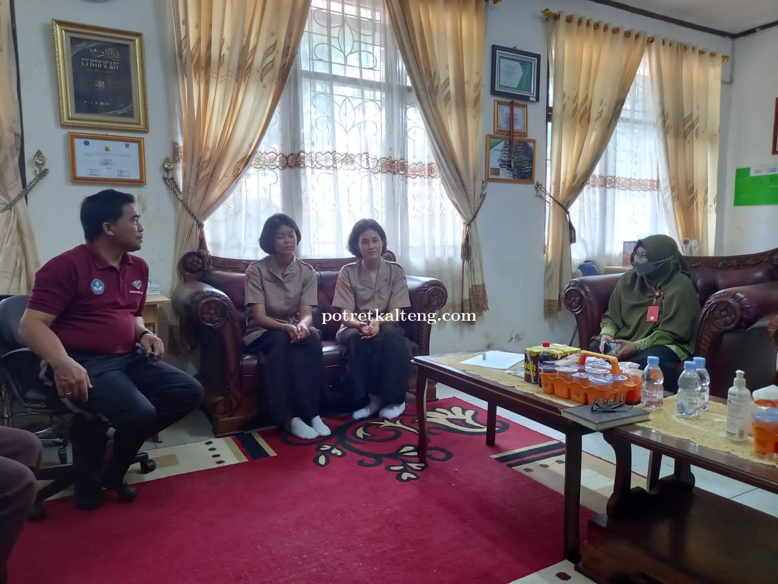 2 Siswi SMAN 2 Palangka Raya Dampingi Gubernur Kalteng ke China