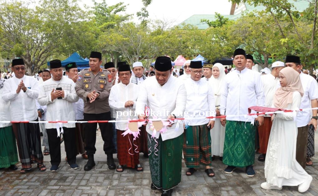 Wagub Kalteng, H. Edy Pratowo Pimpin Apel Hari Santri Tingkat Provinsi Kalteng Tahun 2023