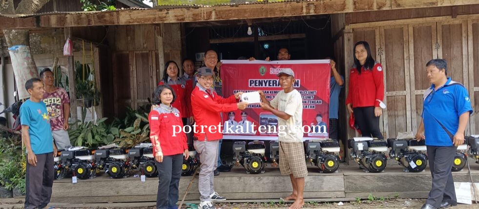 Pemprov Kalteng Serahkan Bantuan Sarana Usaha Perikanan Tangkap di Kabupaten Barito Selatan