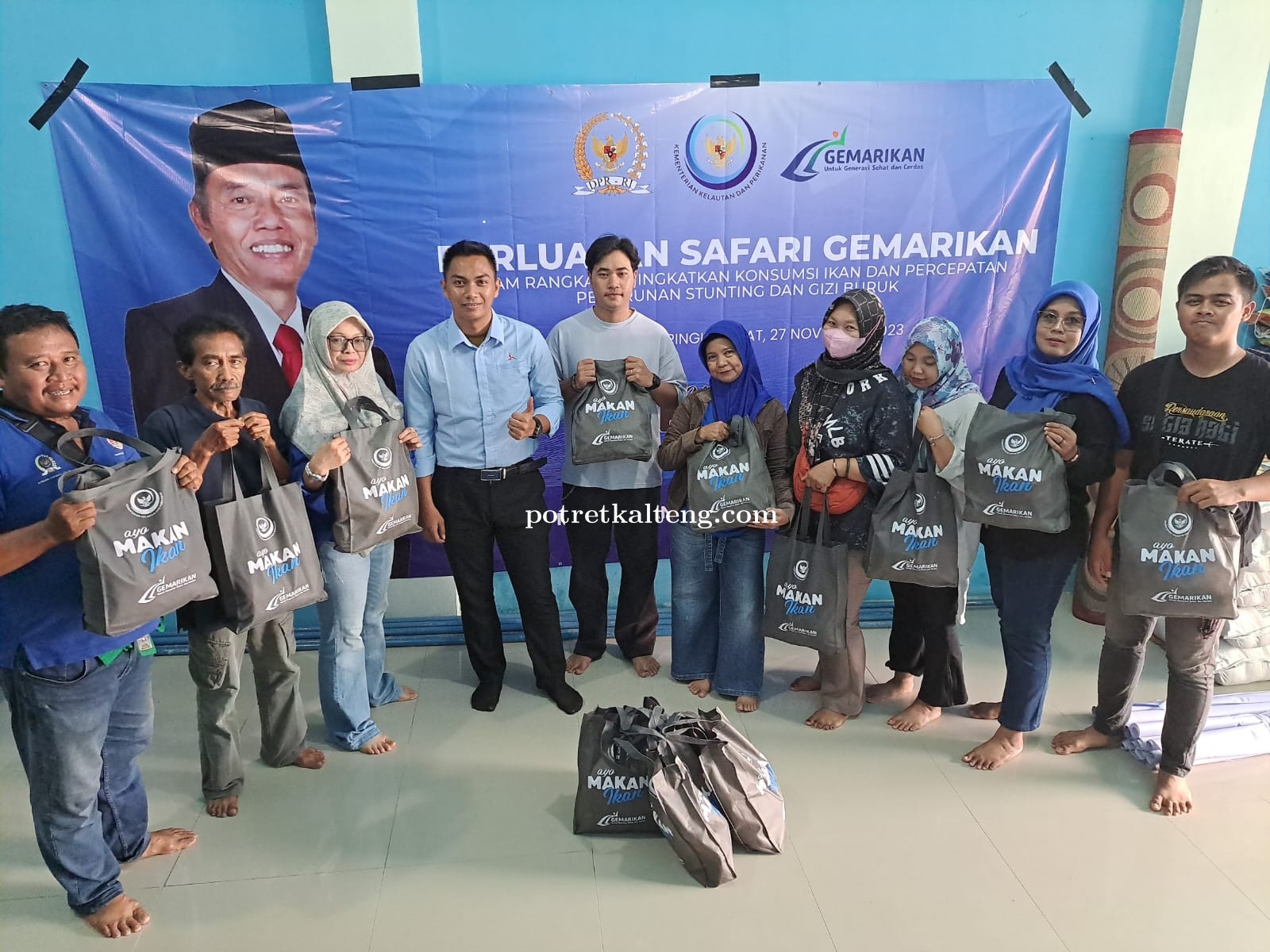 Tekan Angka Stunting, Bambang Purwanto Bagikan 1.500 Paket Olahan Ikan Ke Masyarakat