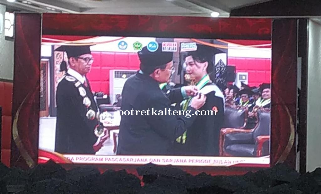 Sekda Kalteng Hadiri Wisuda Sarjana UPR, Nuryakin Pesan Sarjana Harus Kerja Keras Cerdas dan Ikhlas