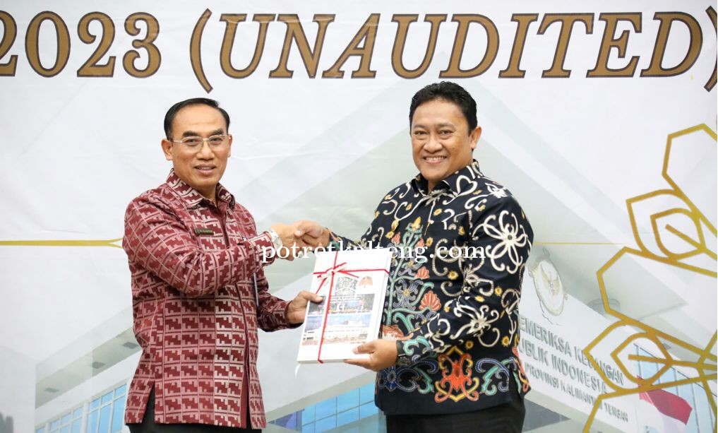 Wakil Gubernur Kalteng Serahkan LKPD Tahun Anggaran 2023 kepada Perwakilan BPK RI Kalteng