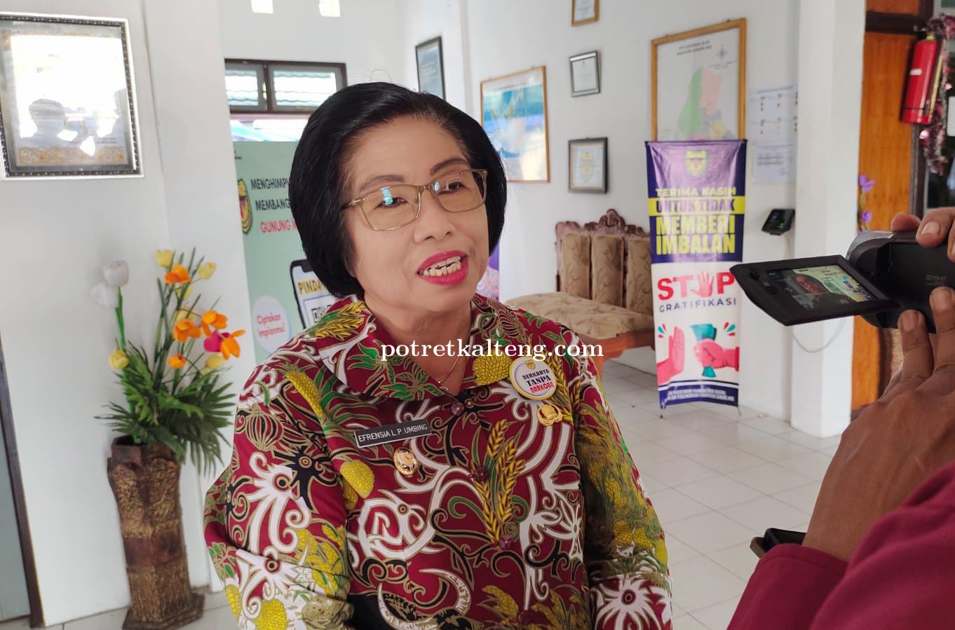 Pesan Efrensia Wakil Bupati Gunung Mas di Hari Kartini