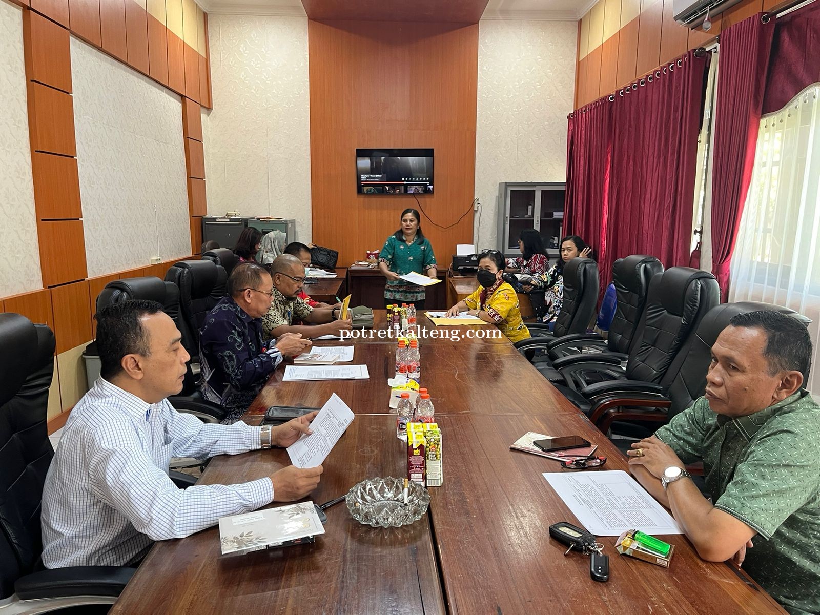 Rapat Tiga Pansus DPRD Kabupaten Kapuas Bahas Tiga Raperda