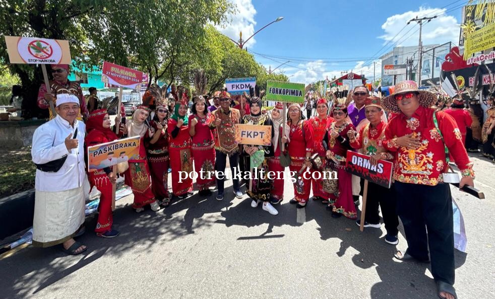 Meriahkan Hari Jadi Prov. Kalteng Ke-67, Badan Kesbangpol Ikuti Karnaval Budaya Tahun 2024