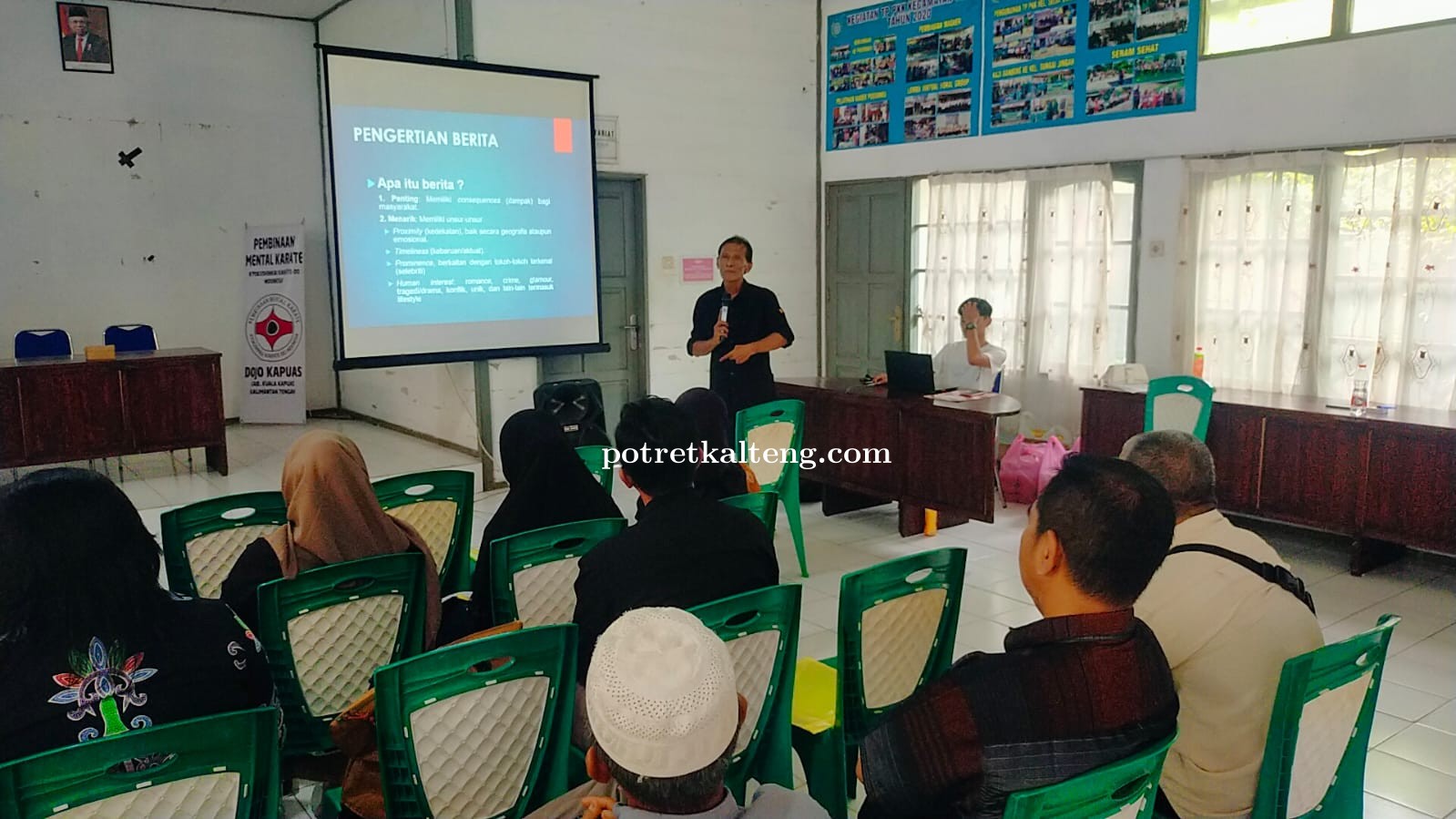 Tingkatkan SDM, Pemerintah Desa Pulau Telo Menggelar Literasi Digital dan Pelatihan Jurnalistik