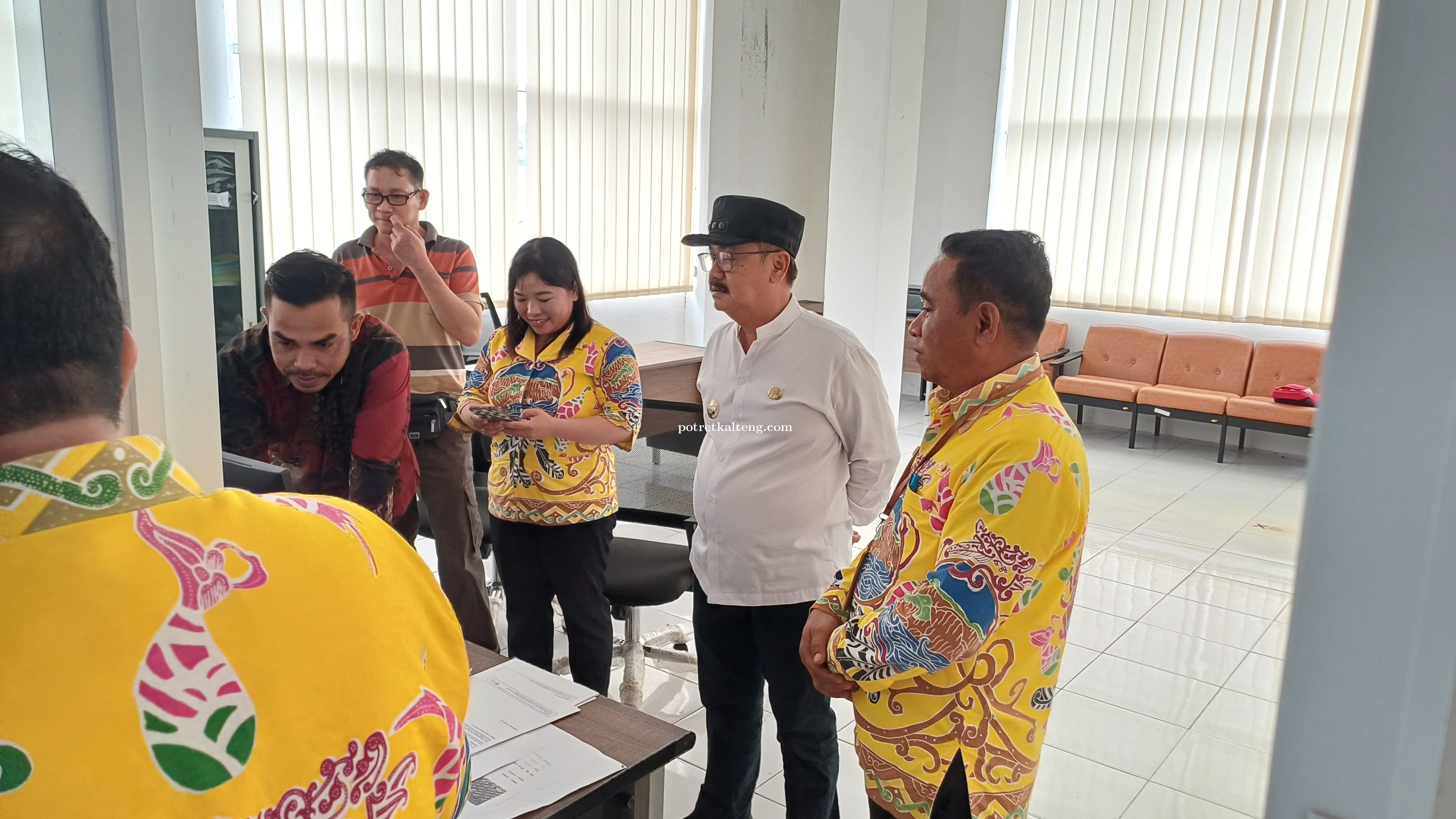 Pj. Bupati Gunung Mas Meninjau Mall Pelayanan Publik Kuala Kurun