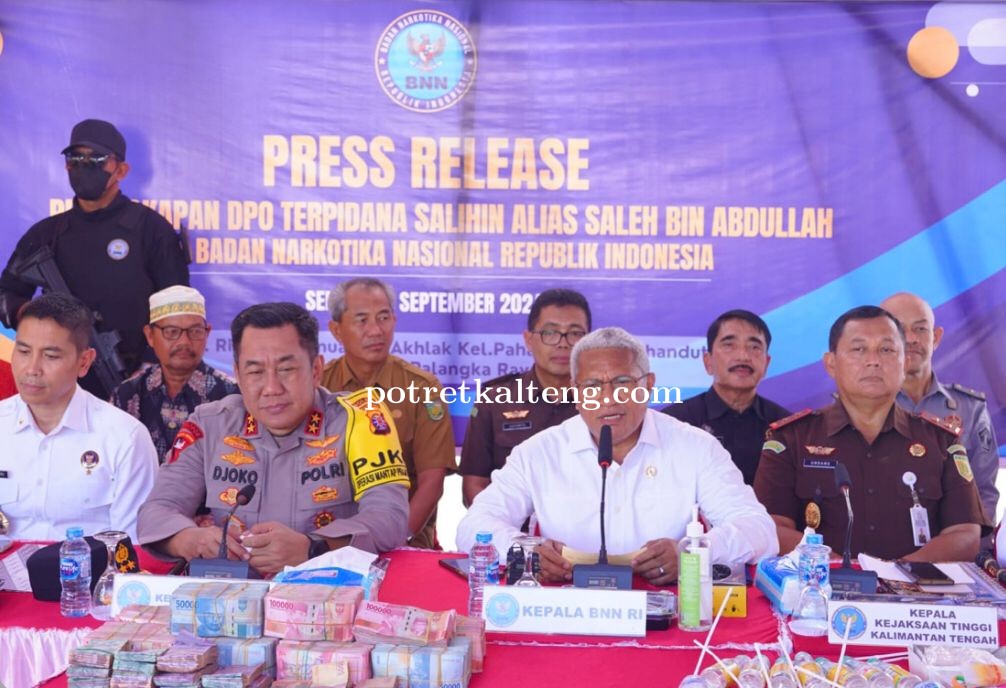 Kepala Badan Kesbangpol Kalteng Hadiri Press Release Penangkapan DPO Terpidana oleh BNN RI