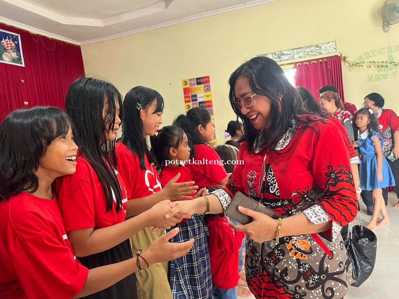 ASN Dislutkan Kalteng Sambut Natal dan Tahun Baru dengan Kunjungan Kasih ke Panti Asuhan Roti Hidup