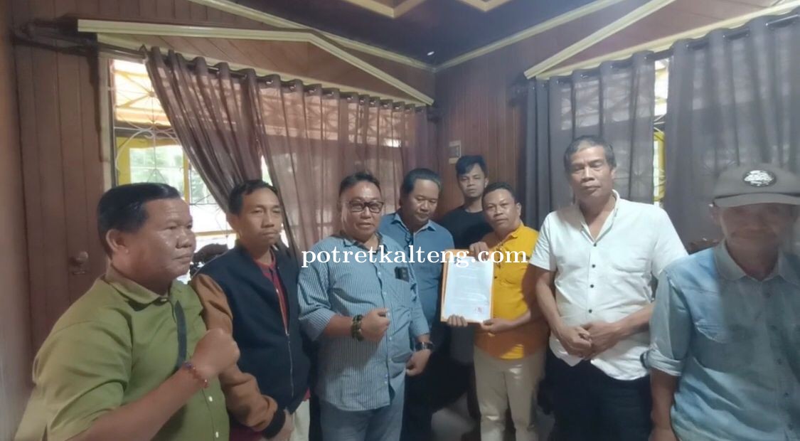 Aliansi Masyarakat Kapuas \"BELA UTUS\" Serahkan Pernyataan Sikap kepada Polres Kapuas