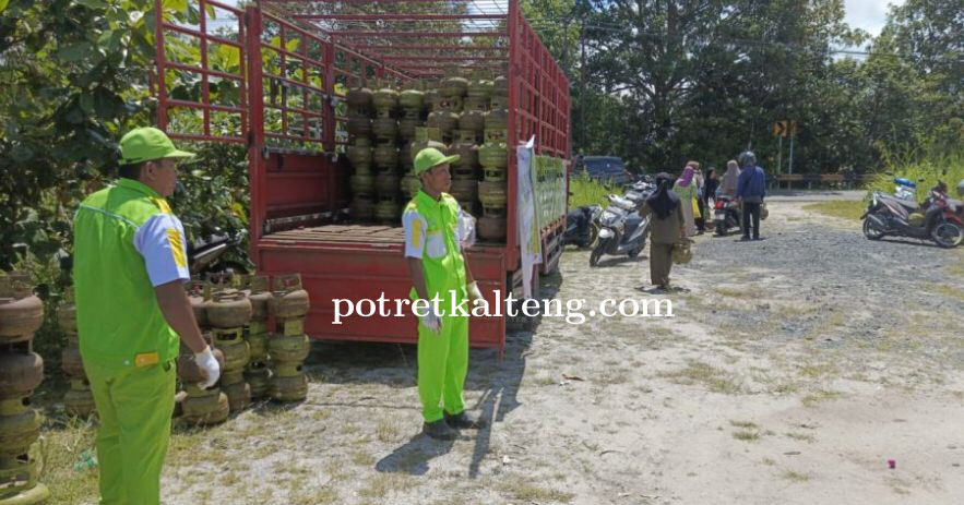 Pemko Palangka Raya Gelar Operasi Pasar LPG 3 Kg Bersubsidi di Kelurahan Pahandut Seberang