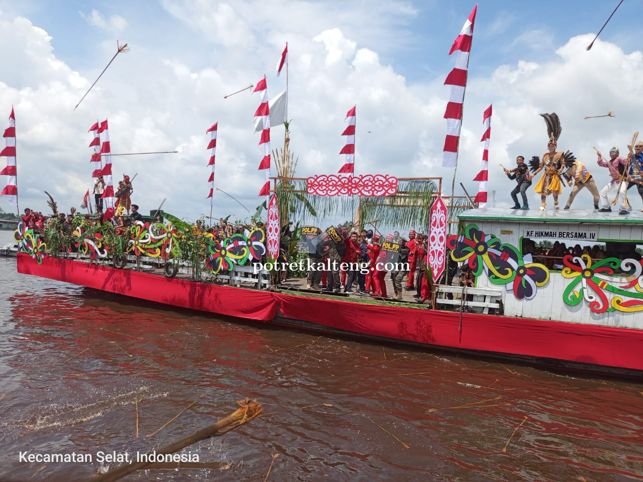 Kemeriahan Acara Adat Laluhan Warnai Hari Jadi Kabupaten Kapuas ke-219