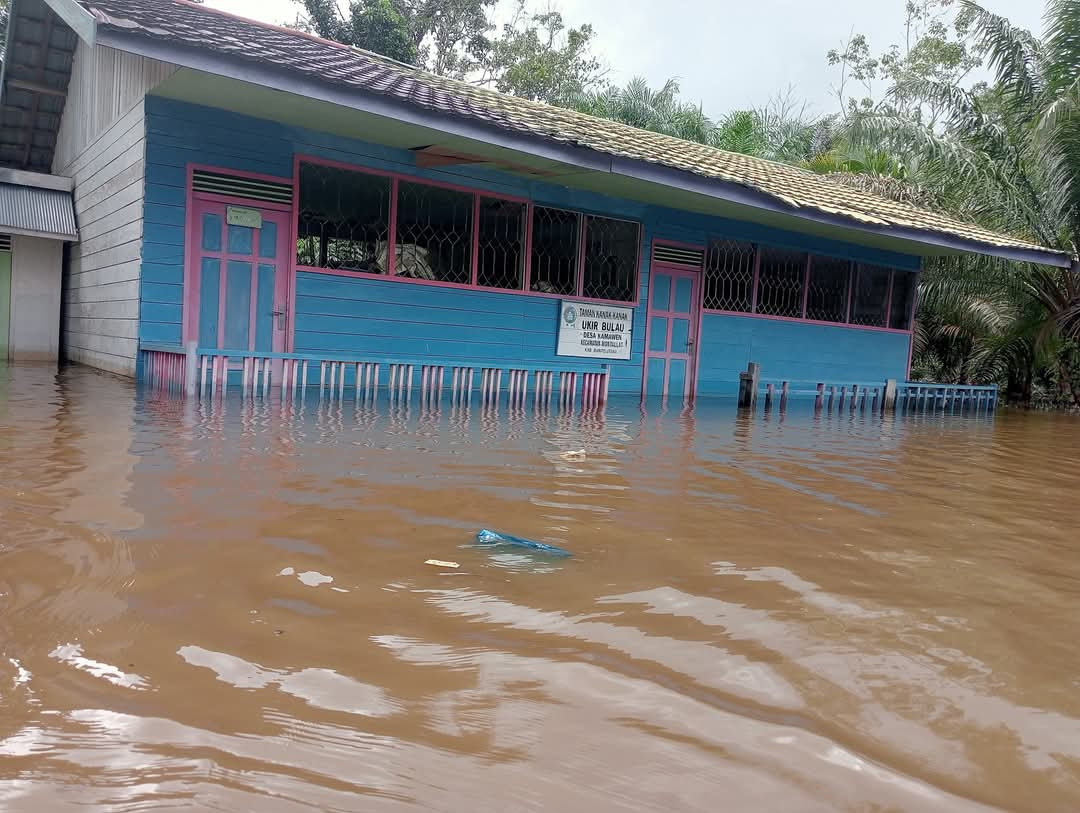 Banjir Semakin Parah, Desa Kamawen Lumpuh Total Akibat Luapan Sungai Barito